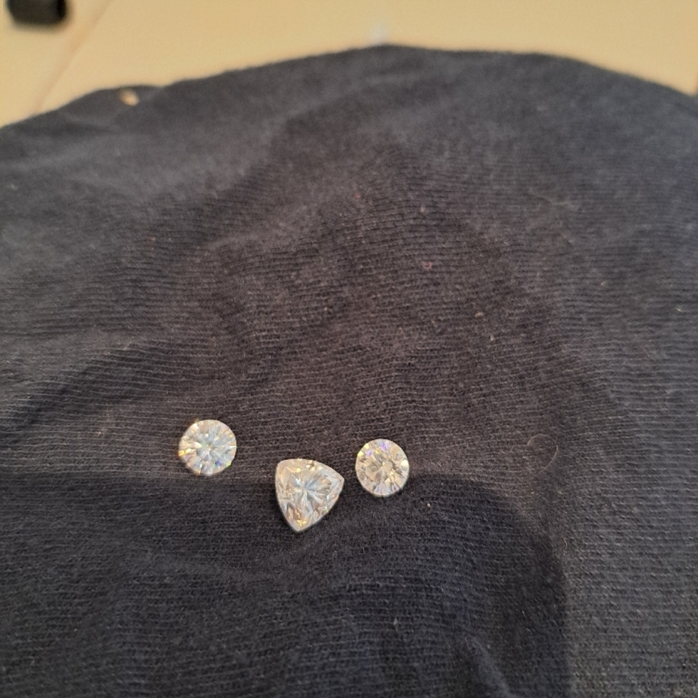 Over 3 carats stones!